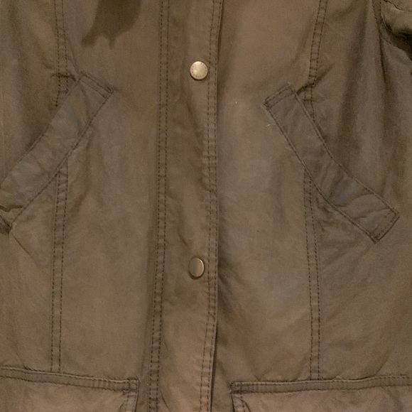 Barbour Women’s Beadnell Wax Cotton Jacket, Olive, Size 0-2 - Picture 6 of 7